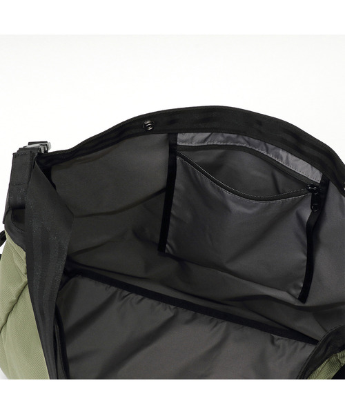 CHROME（クローム）の「［ CHROME / クローム ］NEWSPAPER MESSENGER / ニュースペーパー メッセンジャー バッグ 耐水 26L ビッグショルダーバッグ（ショルダーバッグ・メンズ・ベージュ/ブラック/グレー・FREE）」の17枚目の写真