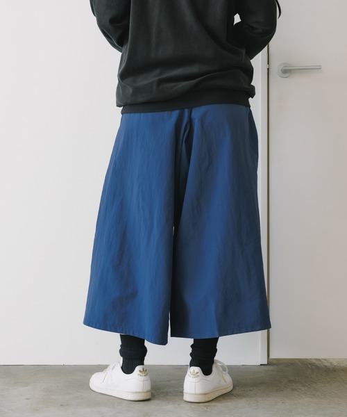 Gramicci(グラミチ)の「Gramicci/グラミチ NYLON FLARE PANT フレアパンツ ガウチョパンツ スカーチョ ワイドパンツ 秋 秋服 2026年秋冬(その他パンツ・レディース・ブラウン/ブラック/オリーブ/ダークネイビー/ベージュ/ブルー系その他/グレー/ダークオリーブ/ストーン・L/M/S)」の17枚目の写真