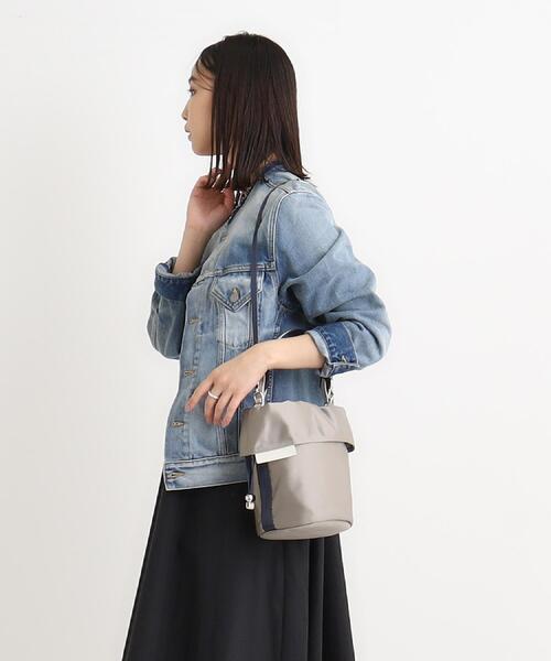 TOFF&LOADSTONE(トフアンドロードストーン)の「Air bucket(エア バケット)(ハンドバッグ・レディース・ライトグレー系5/ブラック系6/ブラック・00)」の8枚目の写真