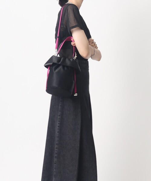 TOFF&LOADSTONE(トフアンドロードストーン)の「Air bucket(エア バケット)(ハンドバッグ・レディース・ライトグレー系5/ブラック系6/ブラック・00)」の11枚目の写真