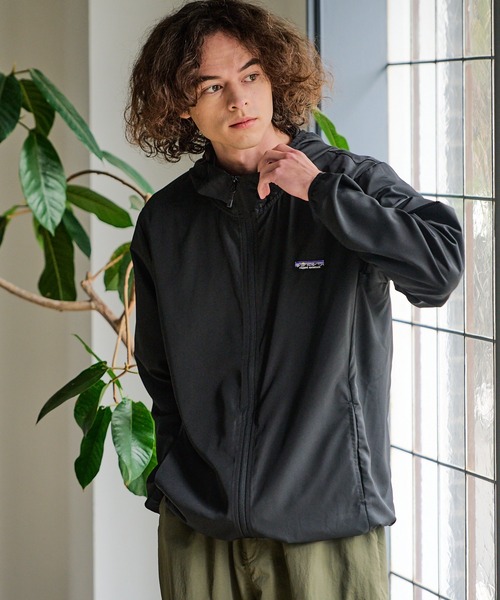 ragged mountain（ラギットマウンテン）の「【RAGGED MOUNTAIN/ラギットマウンテン】BERLIN/バーリン 撥水 UVカット ポケッタブルパーカー ユニセックス オーバーサイズ キャンプ フェス 通勤 通学 華奢見え（マウンテンパーカー・メンズ・カーキ/ブラック/チャコールグレー/ネイビー・X-LARGE/LARGE/MEDIUM）」の18枚目の写真
