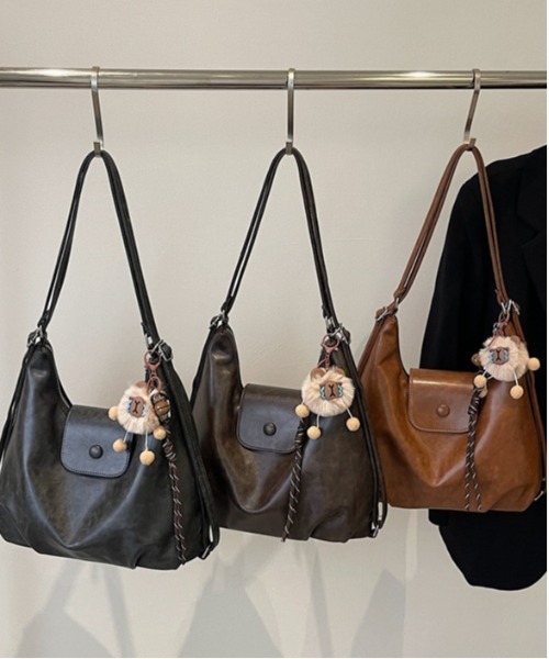 gossip！ロサンゼルス（ゴシップロサンゼルス）の「Y2Kチャーム付き大容量バッグ ショルダーバッグ＆斜め掛けバッグ デイリー＆通勤用/3WAY（ショルダーバッグ・レディース・ブラウン/ダークブラウン/ブラック/カーキブラウン/オフホワイト・FREE）」の21枚目の写真