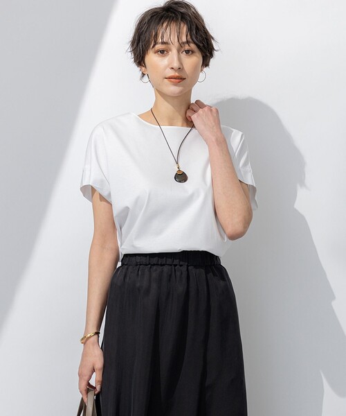 23区 S(ニジュウサンクチイサイサイズ)の「【汗じみ防止/洗える】スムースデザイン フレンチスリーブ Tシャツ(Tシャツ/カットソー・レディース・ホワイト系/ベージュ系/ダークグリーン系/ライラック系/オレンジ系/グレー系・32)」の3枚目の写真