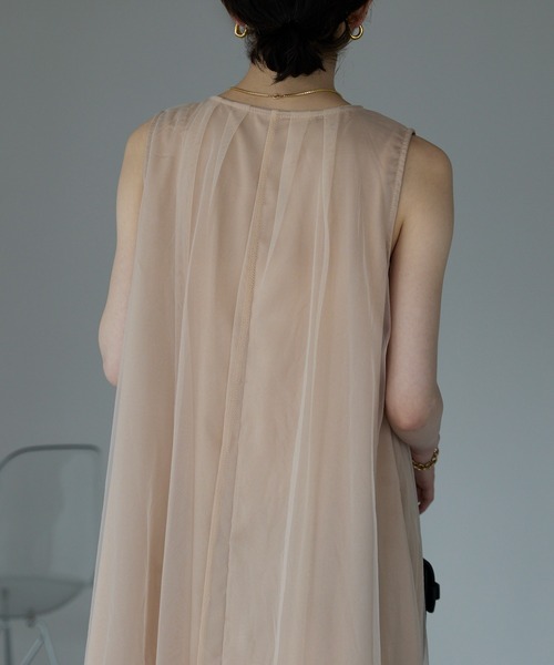 each（イーチ）の「シフォンレイヤードノースリワンピ（ワンピース・レディース・ベージュ/ブラック・FREE）」の18枚目の写真