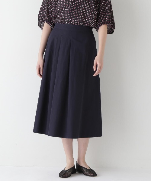 human woman(ヒューマンウーマン)の「◆C/Lウェザーアシンメトリータックスカート(スカート・レディース・ベージュ/ネイビー・SMALL/MEDIUM)」の1枚目の写真