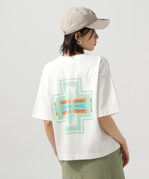 PENDLETON(ペンドルトン)の「【PENDLETON(ペンドルトン)】別注バックプリントT(Tシャツ/カットソー・レディース・オフホワイト/グリーン/ピンク・FREE)」の2枚目の写真