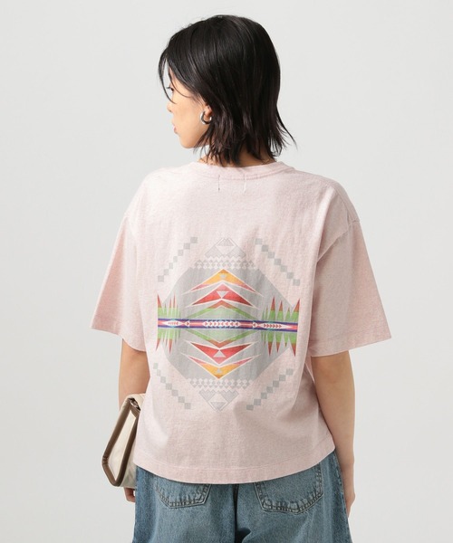 PENDLETON(ペンドルトン)の「【PENDLETON(ペンドルトン)】別注バックプリントT(Tシャツ/カットソー・レディース・オフホワイト/グリーン/ピンク・FREE)」の3枚目の写真