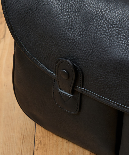 SLOW（スロウ）の「SLOW スロウ / cb-hunting shoulder bag- クロムステアレザーショルダーバッグ 牛革ハンティングバッグ / 858S51R（ショルダーバッグ・メンズ・ブラック/チョコ・FREE）」の4枚目の写真