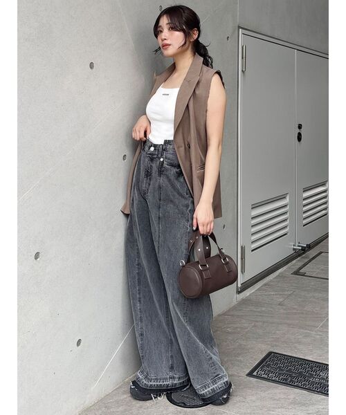 MURUA(ムルーア)の「ロゴプレートスクエアキャミ(キャミソール・レディース・ホワイト/ブラック/グレー・FREE)」の8枚目の写真