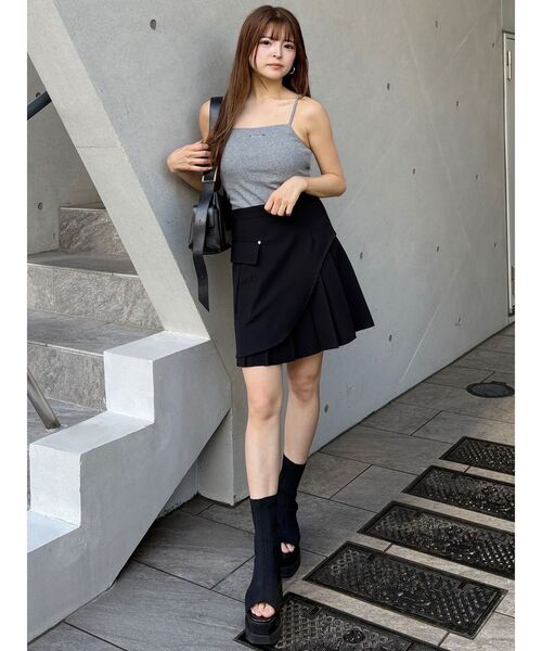 MURUA(ムルーア)の「ロゴプレートスクエアキャミ(キャミソール・レディース・ホワイト/ブラック/グレー・FREE)」の9枚目の写真