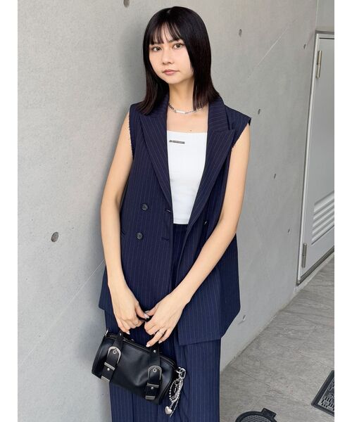 MURUA(ムルーア)の「ロゴプレートスクエアキャミ(キャミソール・レディース・ホワイト/ブラック/グレー・FREE)」の21枚目の写真