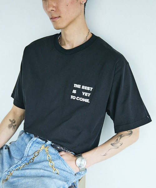 NOMINE（ノミネ）の「【ユニセックス】刺繍 ロゴ Tシャツ（Tシャツ/カットソー・レディース・ブラック/ホワイト系その他/レッド/チャコールグレー/ホワイト系その他2・MEDIUM/LARGE）」の3枚目の写真