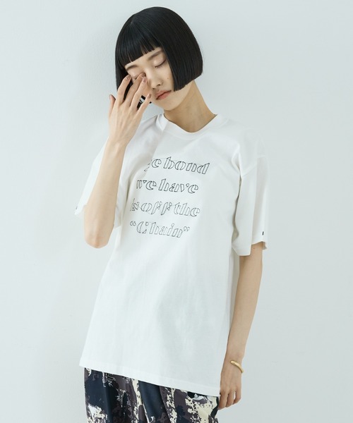 NOMINE（ノミネ）の「【ユニセックス】刺繍 ロゴ Tシャツ（Tシャツ/カットソー・レディース・ブラック/ホワイト系その他/レッド/チャコールグレー/ホワイト系その他2・MEDIUM/LARGE）」の16枚目の写真