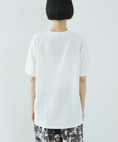 NOMINE（ノミネ）の「【ユニセックス】刺繍 ロゴ Tシャツ（Tシャツ/カットソー・レディース・ブラック/ホワイト系その他/レッド/チャコールグレー/ホワイト系その他2・MEDIUM/LARGE）」の19枚目の写真