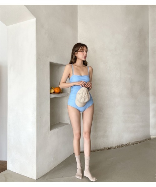 韓国っぽミニマル水着/抜け感だけで魅せるシャーリング水着