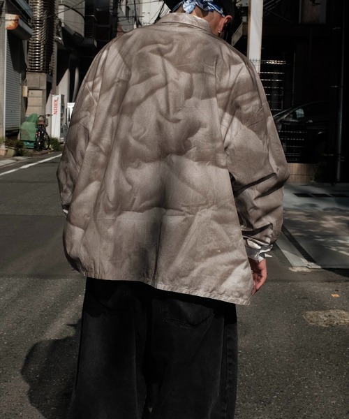 2AM(ツーエイエム)の「INTODUSK / MARBLED SHIRT(シャツ/ブラウス・メンズ・サンドベージュ・MEDIUM)」の3枚目の写真
