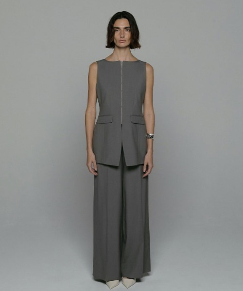 ETRE TOKYO（エトレトウキョウ）の「SANTEフロントホックボートネックベスト（ベスト・レディース・グレー/ブラック・S/M）」の3枚目の写真