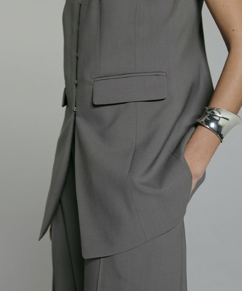 ETRE TOKYO（エトレトウキョウ）の「SANTEフロントホックボートネックベスト（ベスト・レディース・グレー/ブラック・S/M）」の4枚目の写真