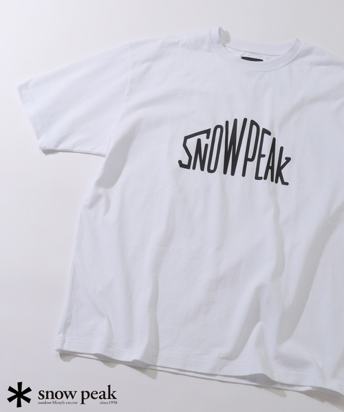 Snow Peak（スノーピーク）の「SNOWPEAK / スノーピーク 別注 ”トラペゾイド” ロゴTシャツ（Tシャツ/カットソー・メンズ・チャコールグレー/ホワイト/ネイビー/イエロー・SMALL/MEDIUM/LARGE）」の2枚目の写真