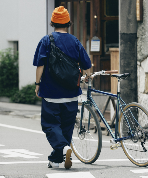 Snow Peak（スノーピーク）の「SNOWPEAK / スノーピーク 別注 ”トラペゾイド” ロゴTシャツ（Tシャツ/カットソー・メンズ・チャコールグレー/ホワイト/ネイビー/イエロー・SMALL/MEDIUM/LARGE）」の9枚目の写真