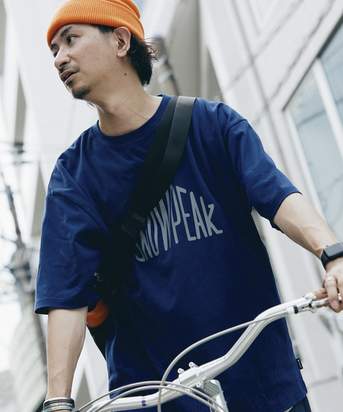 Snow Peak（スノーピーク）の「SNOWPEAK / スノーピーク 別注 ”トラペゾイド” ロゴTシャツ（Tシャツ/カットソー・メンズ・チャコールグレー/ホワイト/ネイビー/イエロー・SMALL/MEDIUM/LARGE）」の16枚目の写真