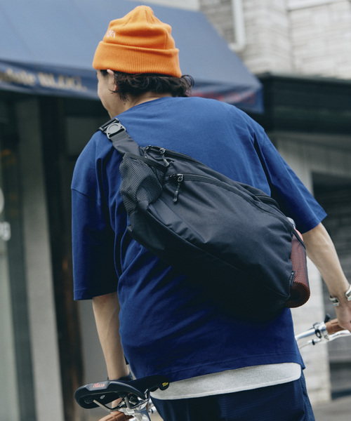 Snow Peak（スノーピーク）の「SNOWPEAK / スノーピーク 別注 ”トラペゾイド” ロゴTシャツ（Tシャツ/カットソー・メンズ・チャコールグレー/ホワイト/ネイビー/イエロー・SMALL/MEDIUM/LARGE）」の19枚目の写真