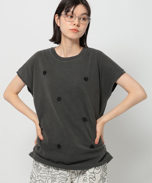 niko and...(ニコアンド)の「アソートフレンチTシャツ(Tシャツ/カットソー・レディース・チャコール/ネイビー/ピンク/オフホワイト・MEDIUM/LARGE)」の3枚目の写真