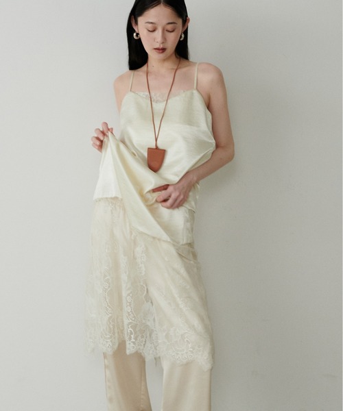 LARUTA（ラルータ）の「【LARUTA】レース切替キャミワンピース（ワンピース・レディース・アイボリー/ブラック/グレイッシュベージュ・FREE）」の21枚目の写真