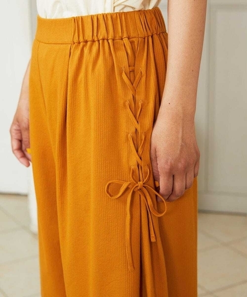 Jocomomola(ホコモモラ)の「Hiedra 刺繍入りレースアップワイドパンツ(その他パンツ・レディース・サンドベージュ/ネイビー・40)」の7枚目の写真