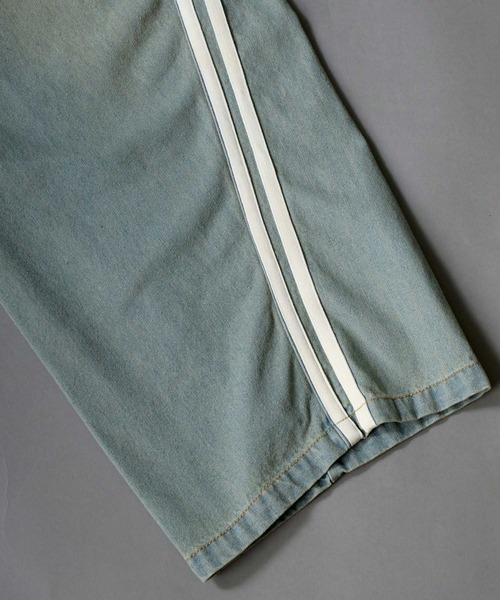SITRY(シトリー)の「Side Line Curve Silhouette Denim Pants/サイドライン カーブデニムパンツ ワイドデニムパンツ(デニムパンツ・メンズ・サックスブルー/ブラック/ブルー・M/L)」の5枚目の写真