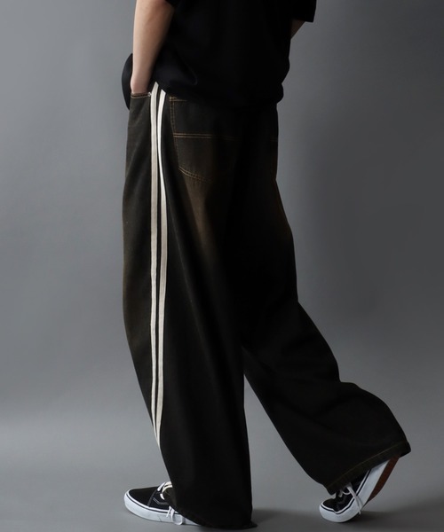 SITRY(シトリー)の「Side Line Curve Silhouette Denim Pants/サイドライン カーブデニムパンツ ワイドデニムパンツ(デニムパンツ・メンズ・サックスブルー/ブラック/ブルー・M/L)」の14枚目の写真