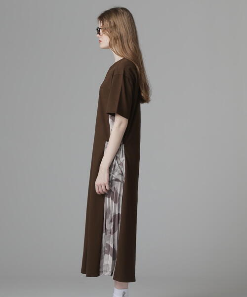 AVIREX(アヴィレックス)の「PLEATED CAMO MIX GATHER POCKET ONE PIECE/プリーツカモミックスギャザーポケットワンピース(ワンピース・レディース・ブラック/オリーブ系/ブラウン・F)」の13枚目の写真