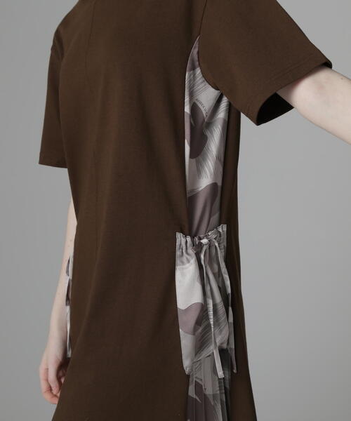AVIREX(アヴィレックス)の「PLEATED CAMO MIX GATHER POCKET ONE PIECE/プリーツカモミックスギャザーポケットワンピース(ワンピース・レディース・ブラック/オリーブ系/ブラウン・F)」の17枚目の写真