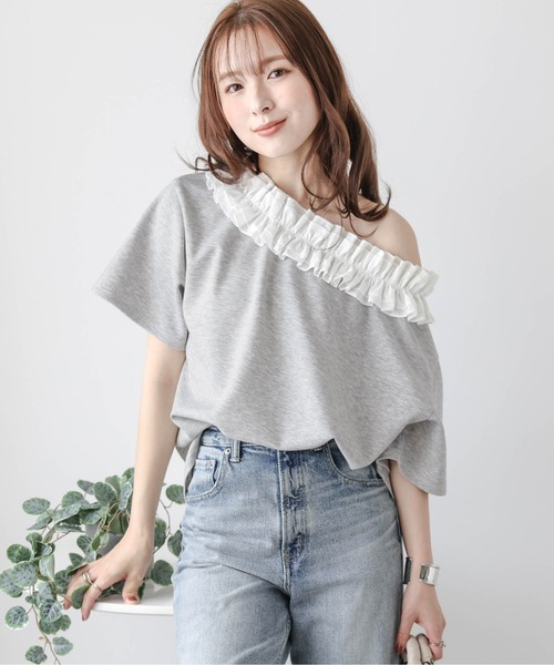 AMELY(エミリー)の「フリルオフショルダープルオーバー(Tシャツ/カットソー・レディース・グレー/ブラック/ホワイト・フリー)」の17枚目の写真