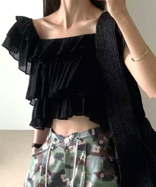 Vipoa(ヴィポア)の「フリルクロップドトップス(Tシャツ/カットソー・レディース・ピンク/ブラック/ホワイト/ブルー・FREE)」の3枚目の写真