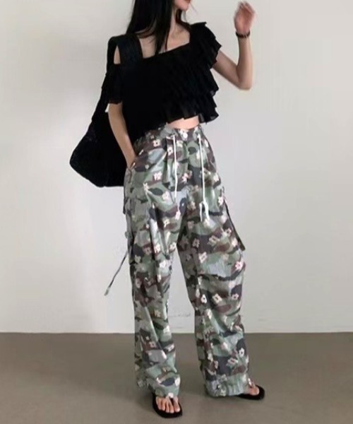 Vipoa(ヴィポア)の「フリルクロップドトップス(Tシャツ/カットソー・レディース・ピンク/ブラック/ホワイト/ブルー・FREE)」の12枚目の写真