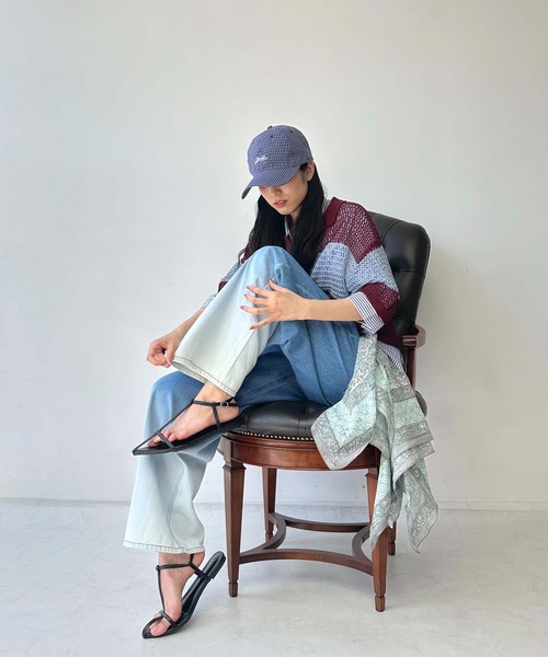 AS KNOW AS plus（アズノゥアズプラス）の「●アソートデザイン ワイドカーブデニムパンツ（オーバーダイ・ビジュー・グラデーション）（デニムパンツ・レディース・グレー系/サックスブルー系/ブラック系/ブルー系/ブラック系1/カモフラージュ・FREE）」の12枚目の写真