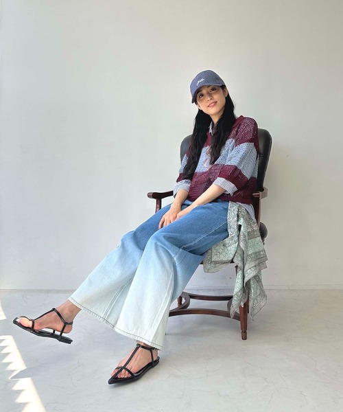 AS KNOW AS plus（アズノゥアズプラス）の「●アソートデザイン ワイドカーブデニムパンツ（オーバーダイ・ビジュー・グラデーション）（デニムパンツ・レディース・グレー系/サックスブルー系/ブラック系/ブルー系/ブラック系1/カモフラージュ・FREE）」の10枚目の写真