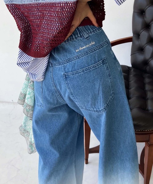 AS KNOW AS plus（アズノゥアズプラス）の「●アソートデザイン ワイドカーブデニムパンツ（オーバーダイ・ビジュー・グラデーション）（デニムパンツ・レディース・グレー系/サックスブルー系/ブラック系/ブルー系/ブラック系1/カモフラージュ・FREE）」の15枚目の写真