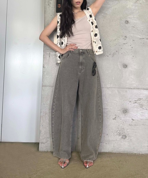 AS KNOW AS plus（アズノゥアズプラス）の「●アソートデザイン ワイドカーブデニムパンツ（オーバーダイ・ビジュー・グラデーション）（デニムパンツ・レディース・グレー系/サックスブルー系/ブラック系/ブルー系/ブラック系1/カモフラージュ・FREE）」の21枚目の写真