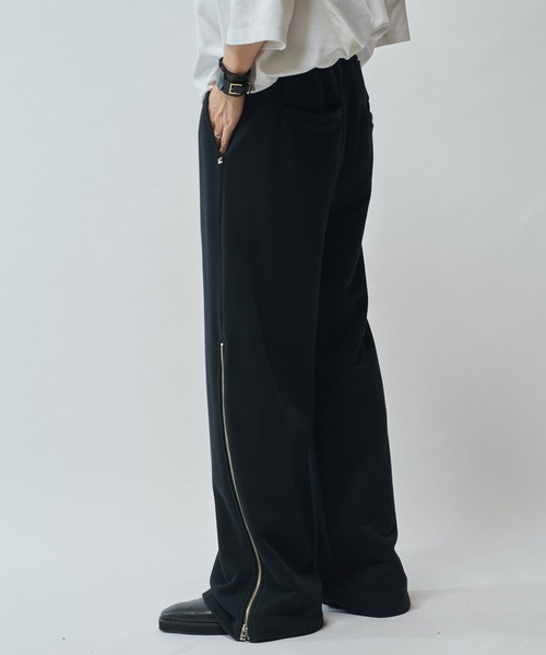 Lui's（ルイス）の「【SURJENT】 サイドジップ スタッズスウェットパンツ（スウェットパンツ・メンズ・ライトグレー/ブラック・2/1）」の5枚目の写真