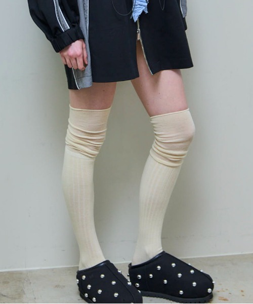 MAISON SPECIAL(メゾンスペシャル)の「Knee-high Socks/ニーハイソックス(ソックス/靴下・レディース・グレー/アイボリー/ブラック・FREE)」の1枚目の写真