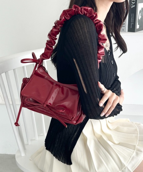 wears(ウェアーズ)の「ギャザーショルダーリボンバッグ(ショルダーバッグ・レディース・レッド/ブラック/アイボリー/シルバー・FREE)」の16枚目の写真