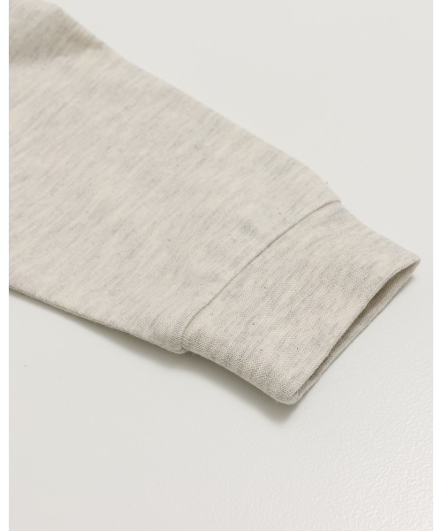 chil2（チルツー）の「〈おさるのジョージ〉長袖Tシャツ（Tシャツ/カットソー・キッズ・ミント/オートミール/ネイビー/チャコールグレー・80ｃｍ/90cm/110cm/100cm/120cm/130cm）」の9枚目の写真