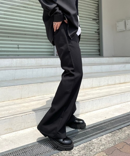 Chikashitsu +（チカシツプラス）の「【CS】full length flare slacks / 【シーエス】フルレングスフレアスラックス（スラックス・メンズ・ブラック・S/M）」の4枚目の写真