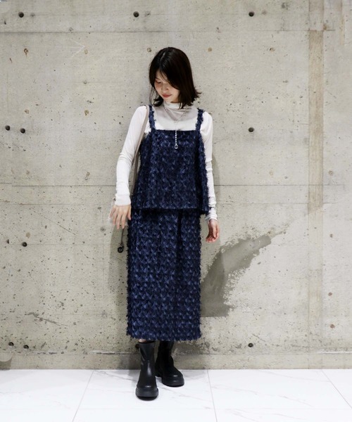 Jines(ジネス)の「デニムライクカットジャカードスカート【セットアップ可】(スカート・レディース・インディゴブルー/ブラック・38)」の3枚目の写真