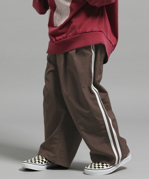 GEORGE'S（ジョージズ）の「【KIDS】サイドラインパンツ（その他パンツ・キッズ・ブラック/モカ・110cm/150cm/130cm）」の2枚目の写真