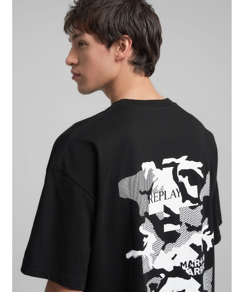 REPLAY(リプレイ)の「オーバーフィット REPLAY X MARTIN GARRIX ロゴ&グラフィックTシャツ(Tシャツ/カットソー・メンズ・ブラック・MEDIUM/SMALL/LARGE)」の6枚目の写真