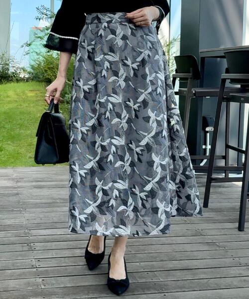 couture brooch（クチュールブローチ）の「【花柄・きれいめ・通勤】リンドウエンブロメッシュスカート（スカート・レディース・ブルー系8/グレー系3・42/40/38/36）」の3枚目の写真