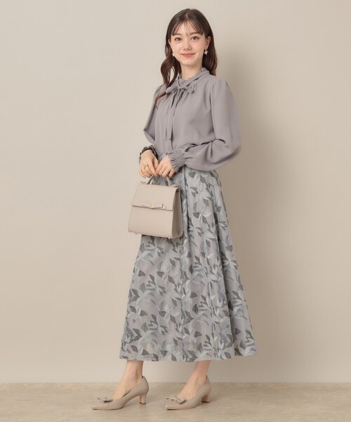 couture brooch（クチュールブローチ）の「【花柄・きれいめ・通勤】リンドウエンブロメッシュスカート（スカート・レディース・ブルー系8/グレー系3・42/40/38/36）」の5枚目の写真